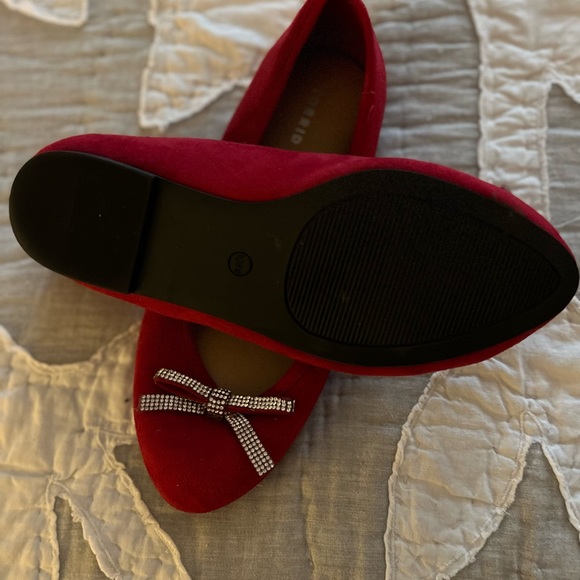 Torrid red faux suede ballet flats with BLING bows! - Picture 3 of 5